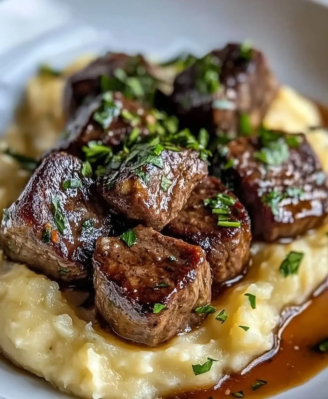 Garlic Butter Steak Bites with Creamy Mash