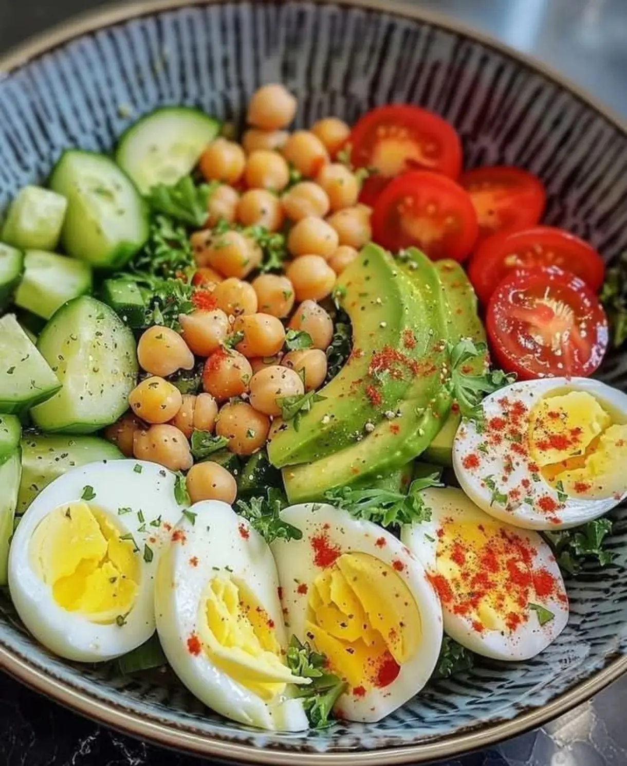 AVOCADO, EGG, AND CHICKPEA SALAD