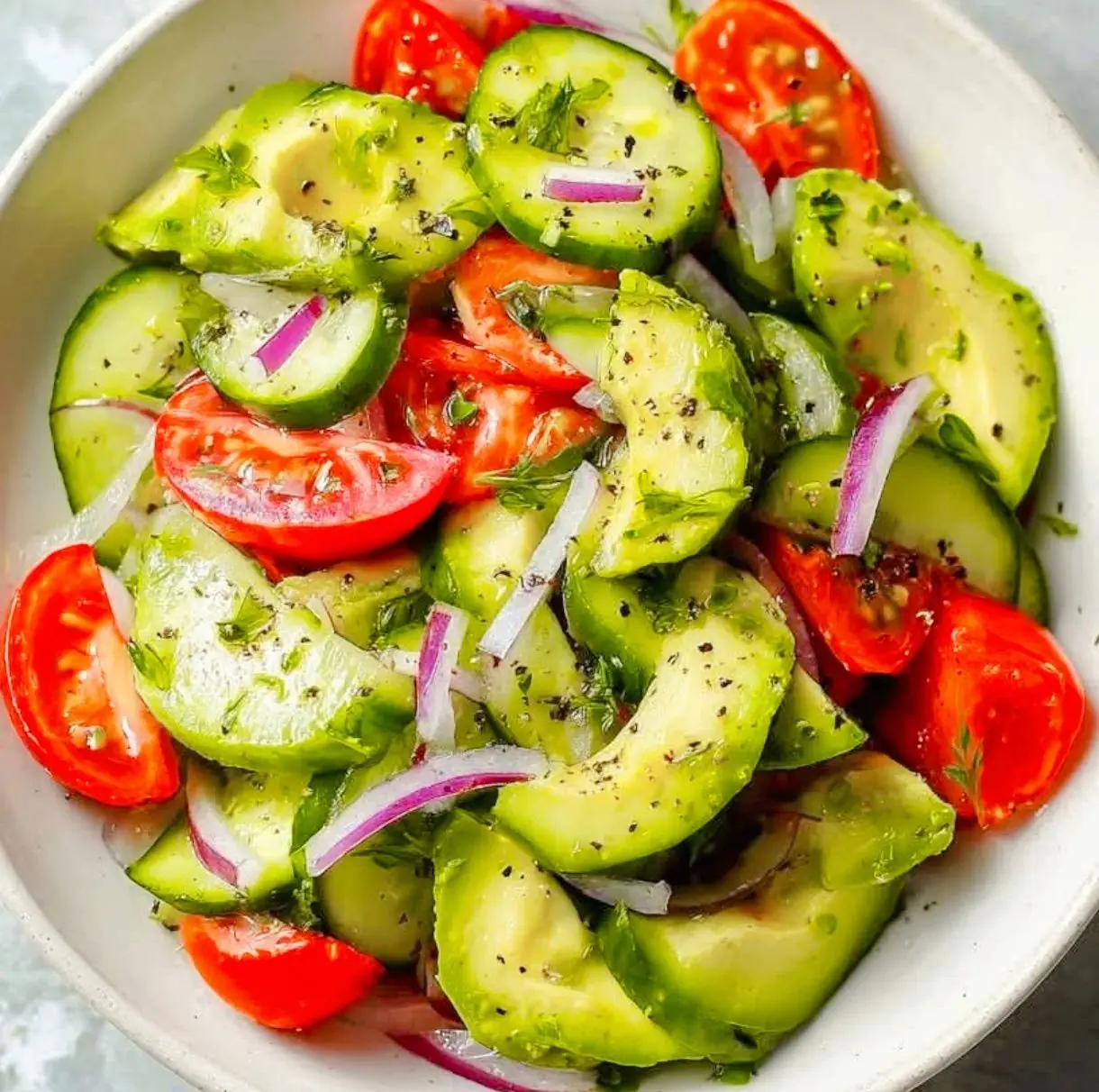 Fresh Avocado Cucumber Tomato Salad: A Simple and Healthy Recipe
